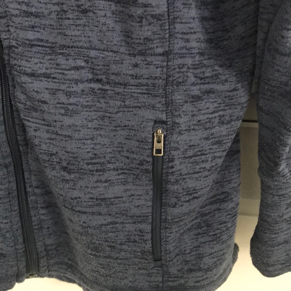 Two sweatshirts - Picture 4 of 6